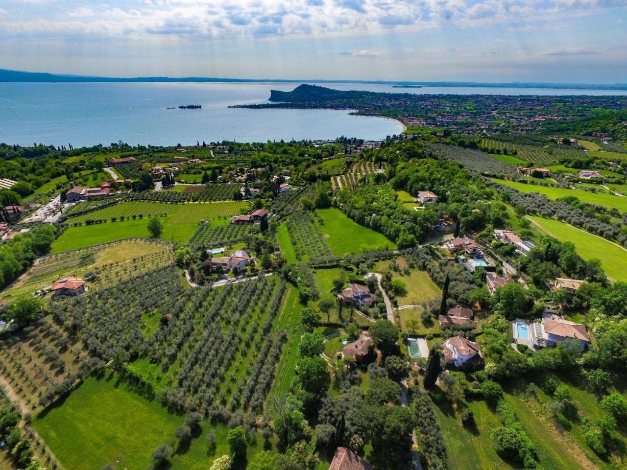 Campeggio Europa Silvella Hotel San Felice del Benaco Exterior photo